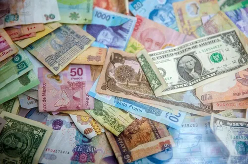 Currency Exchange & Property: How Global Buyers Maximise Returns