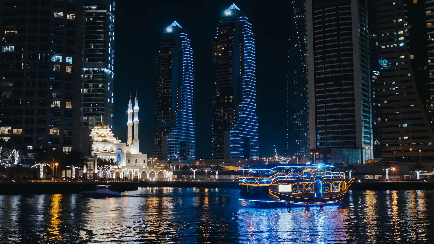 Dubai Marina 2023: Top Activities, Attractions, and Tips