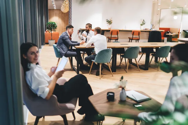 Co-Working vs Fitted Office in Dubai: Costs, Pros & Cons in 2026