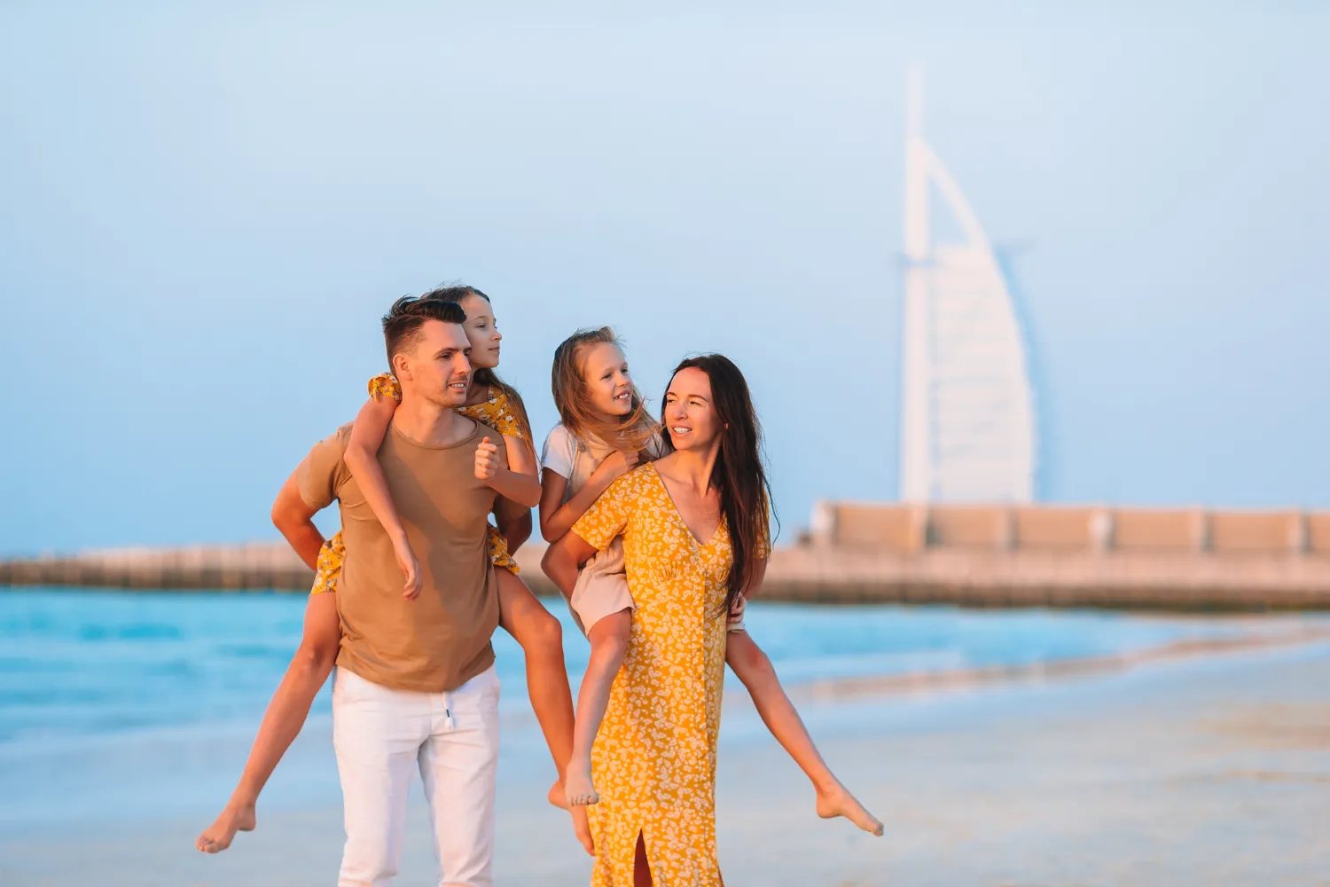 Dubai vs London: Cost of Living & Family Lifestyle Compared (2025 Guide)