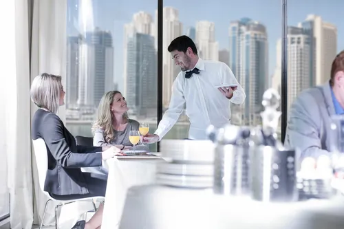 Top 7 Retail & F&B Investment Trends in Dubai to Watch in 2025
