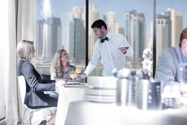 Top 7 Retail & F&B Investment Trends in Dubai to Watch in 2025