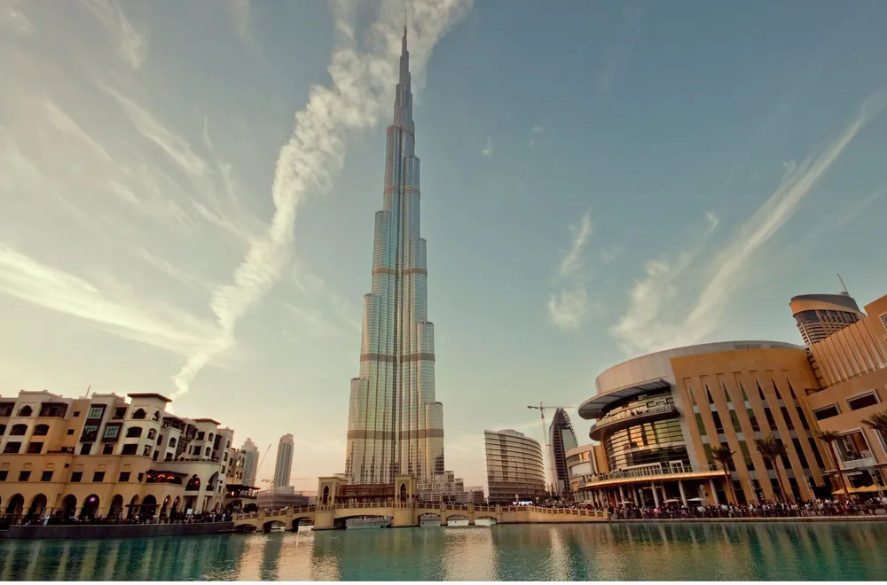 Guide to Burj Khalifa: living, attractions, and more