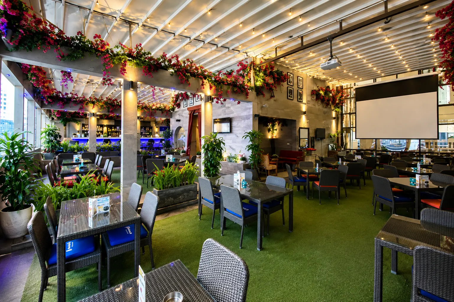 Garden on 8 at Media One Hotel