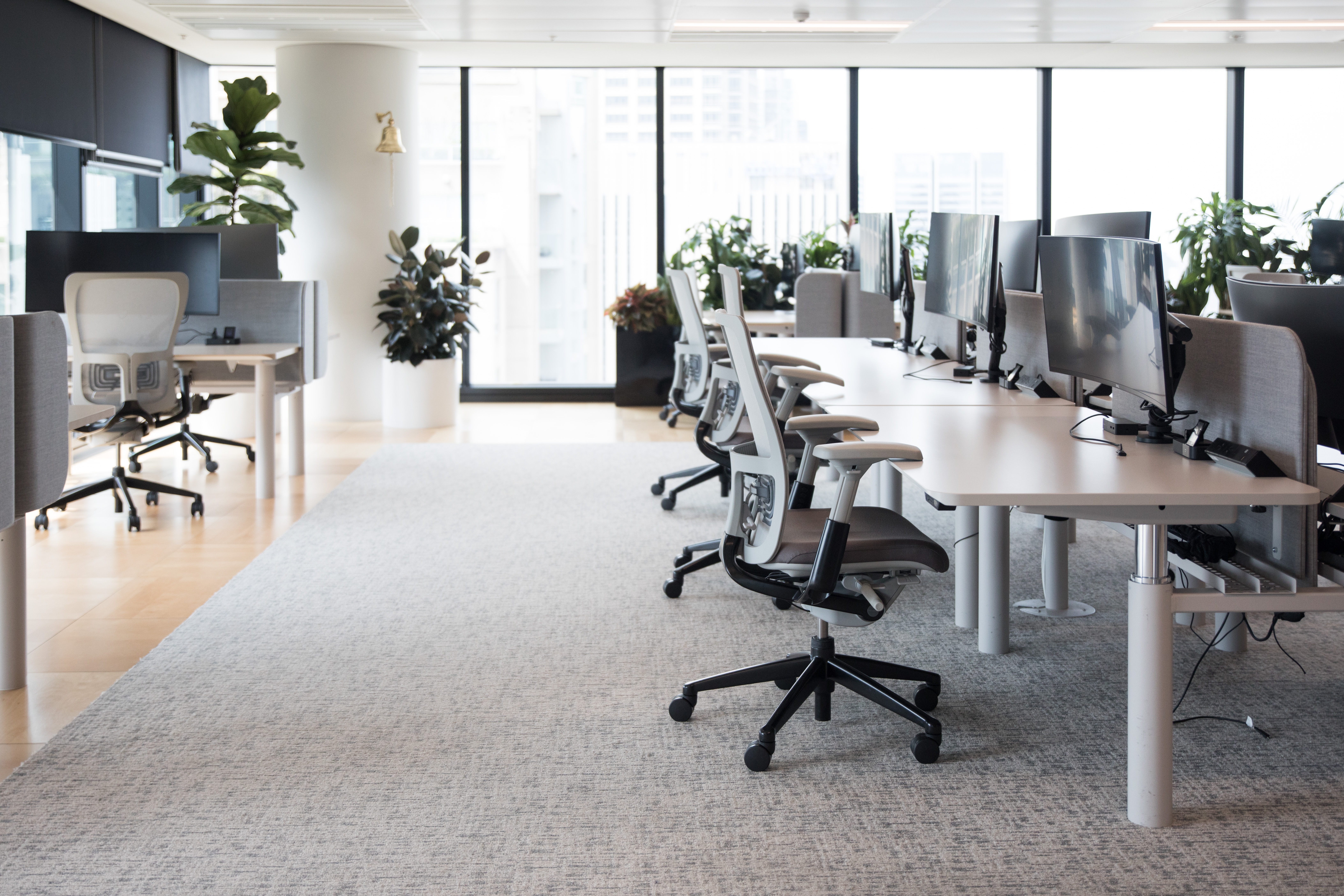 free zone vs mainland office space