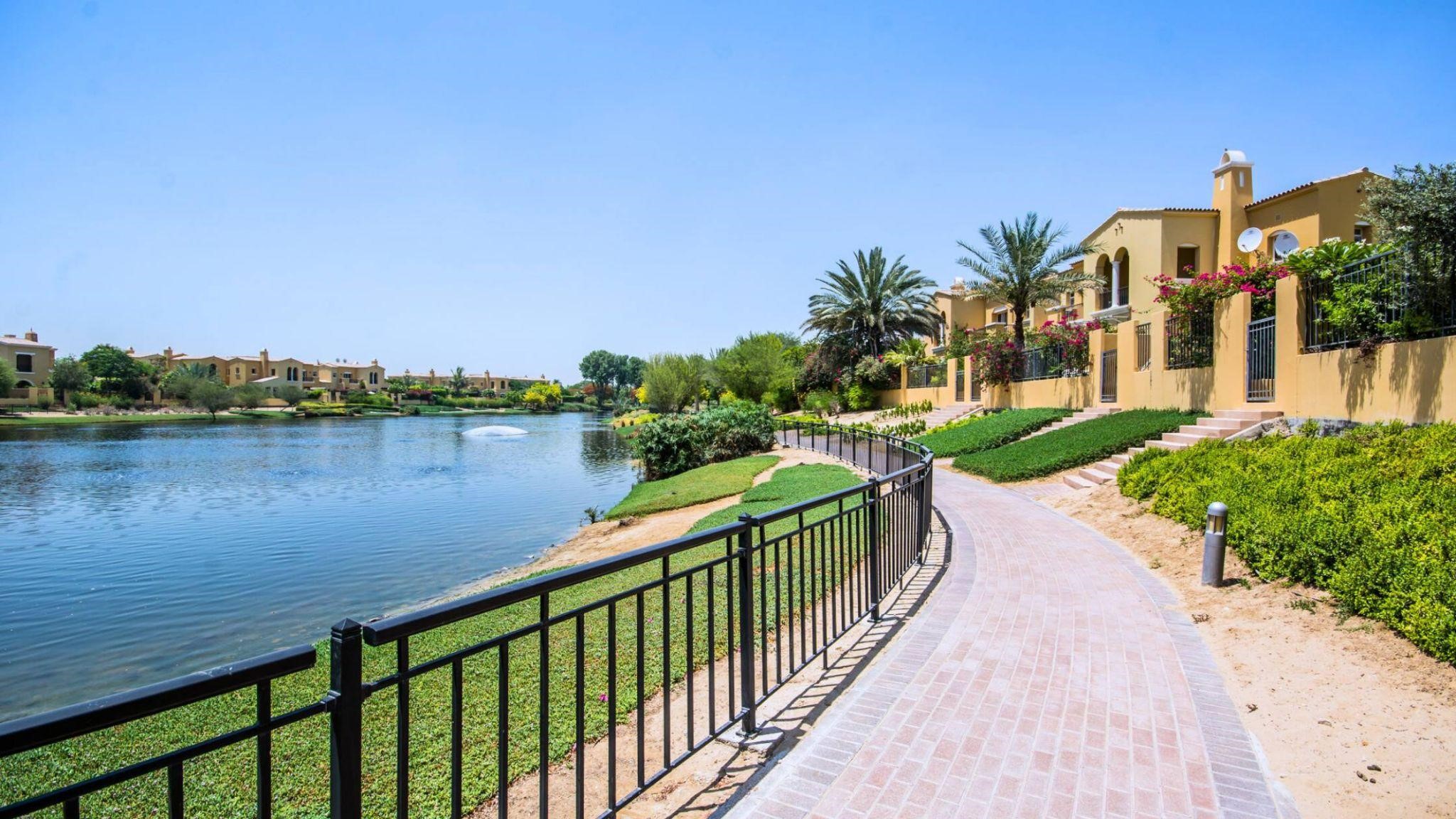 OUTDOOR SPACES & PARKS