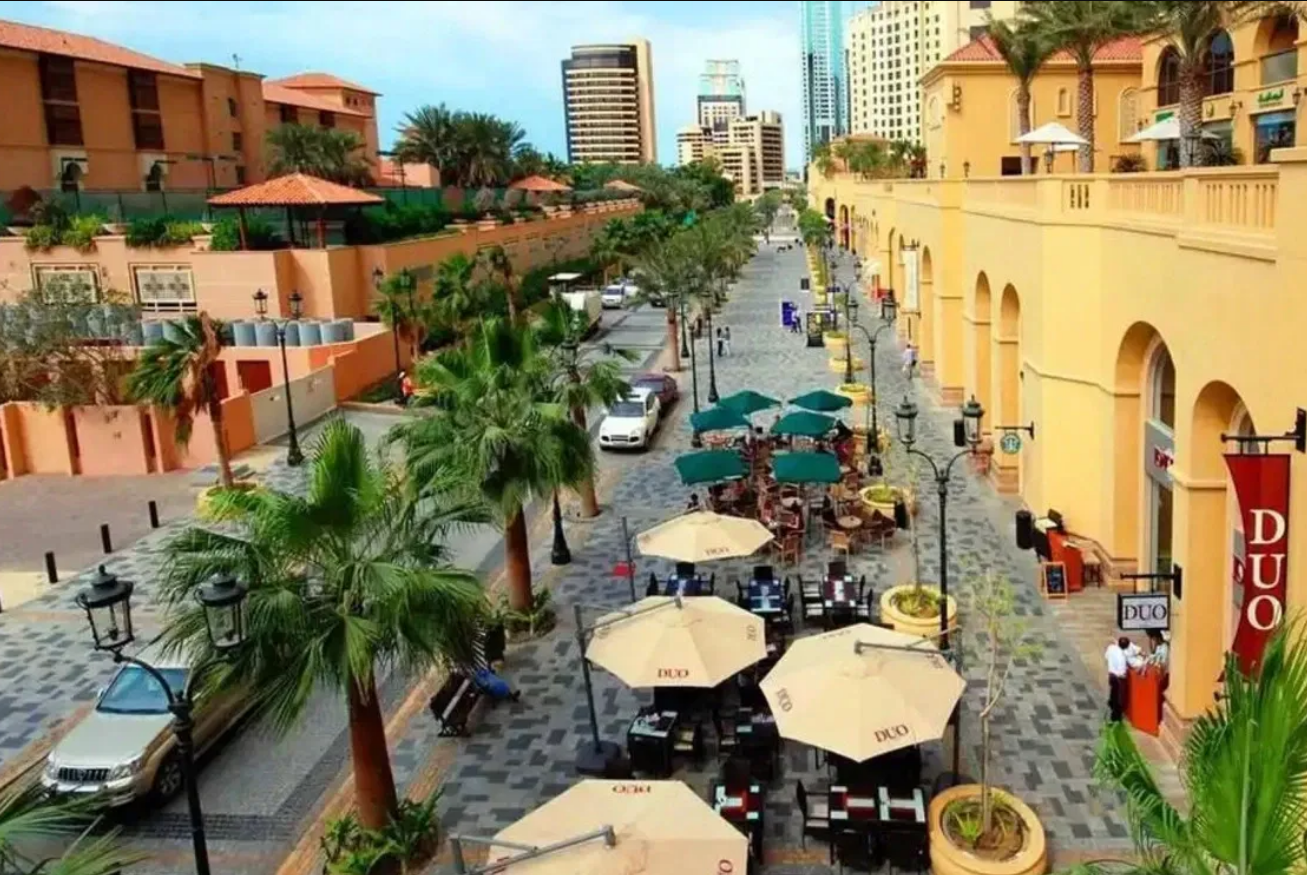 SHOPPING, DINING AND LIFESTYLE