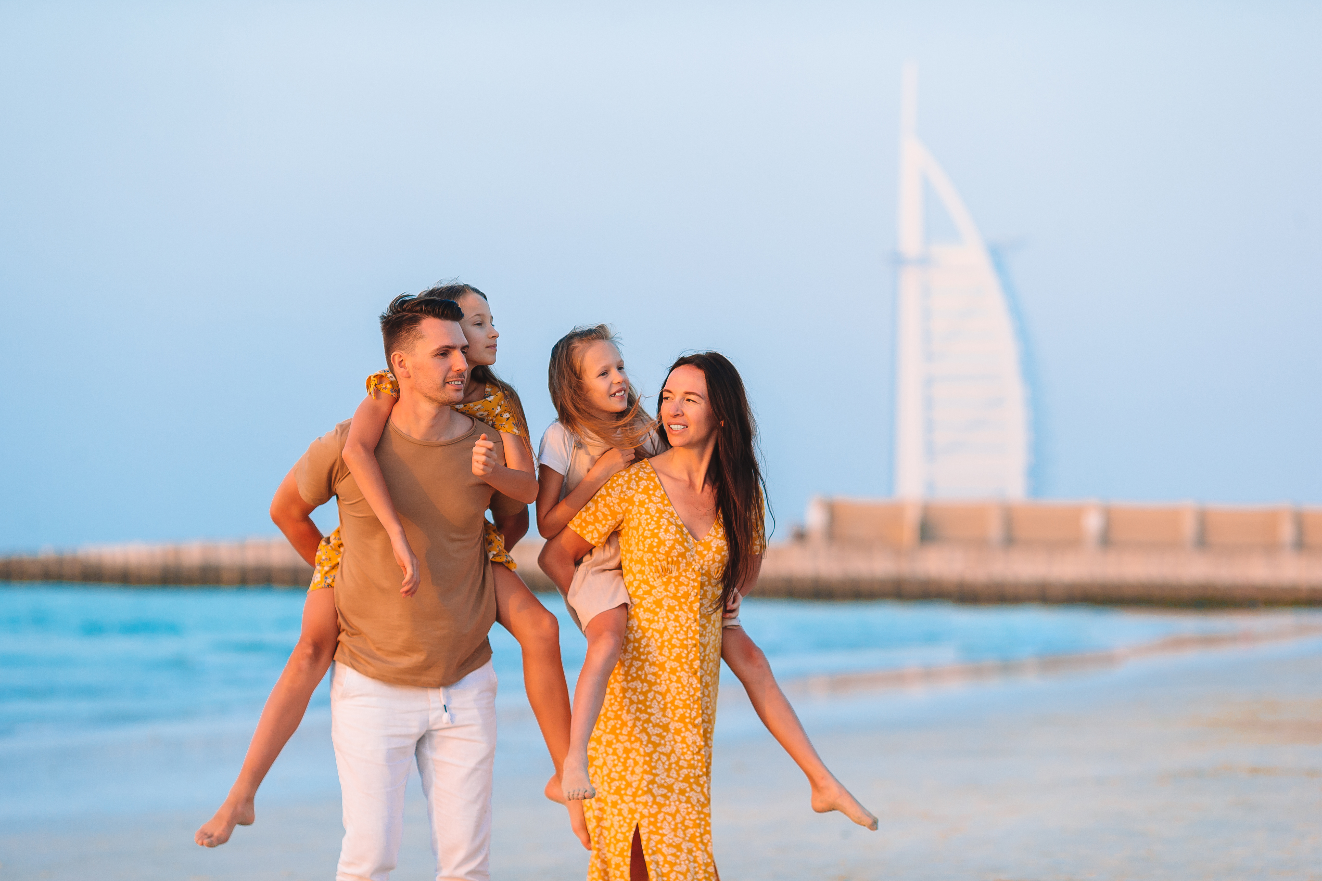 Dubai vs London: Cost of Living & Family Lifestyle Compared 2025