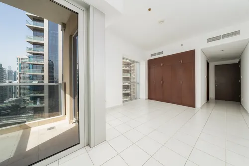 3 Bedrooms Apartment in Marina Tower