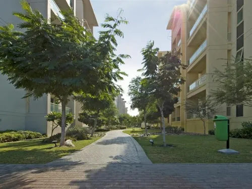 3 Bedrooms Apartment in Al Ghaf 4
