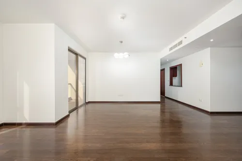 3 Bedrooms Apartment in Murjan 5