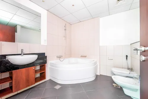 2 Bedrooms Apartment in The Jewel Tower A