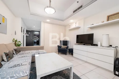 Studio | Closed Kitchen | Furnished