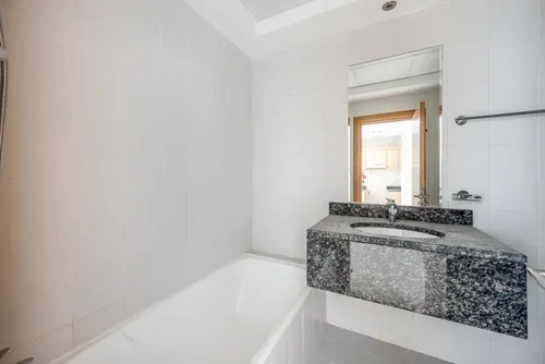 1 Bedroom Apartment in Mayfair Tower