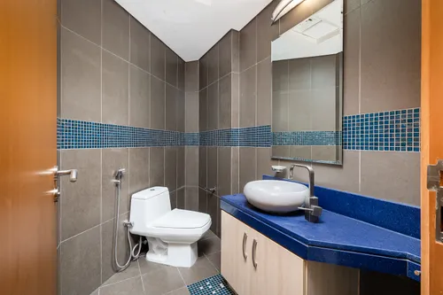 4 Bedrooms Penthouse in Al Hallawi