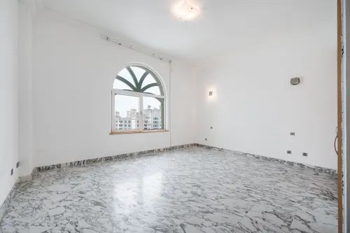4 Bedrooms Penthouse in Al Hallawi