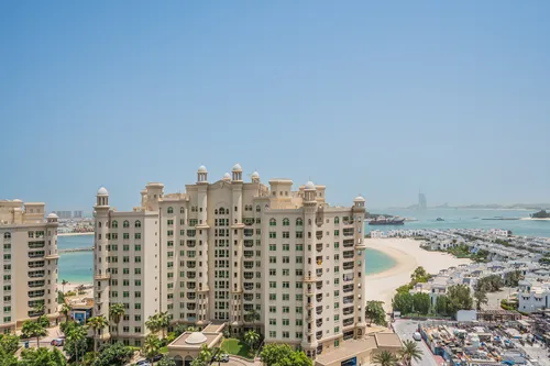 4 Bedrooms Penthouse in Al Hallawi