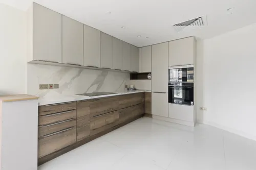 3 Bedrooms Apartment in The Jewel Tower B