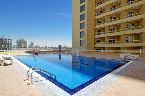 Apartment in Lakeside Tower B