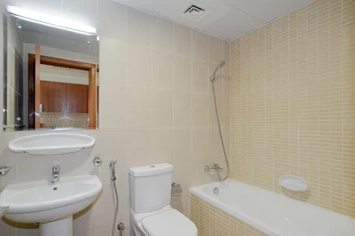 Apartment in Lakeside Tower B