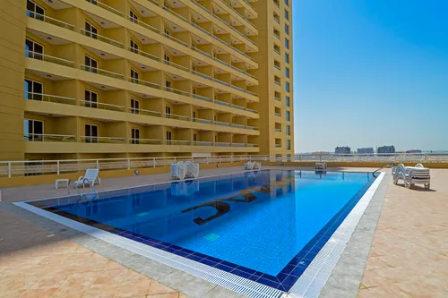 Apartment in Lakeside Tower B