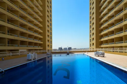 Apartment in Lakeside Tower B