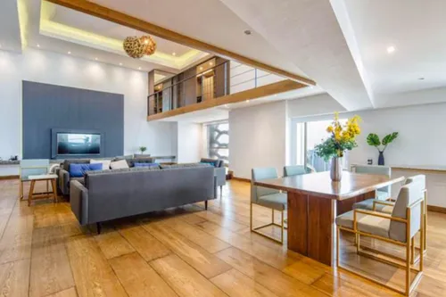 Exclusive | Duplex Loft | Upgraded | Vacant