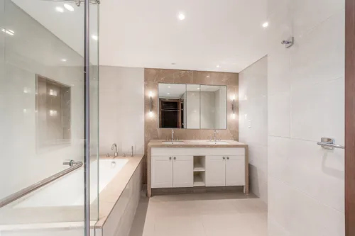 3 Bedrooms Apartment in Opera Grand