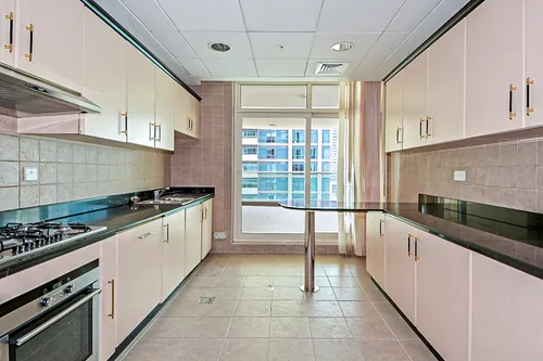 4 Bedrooms Apartment in Marina Mansions