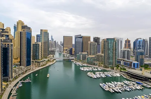 4 Bedrooms Apartment in Marina Mansions