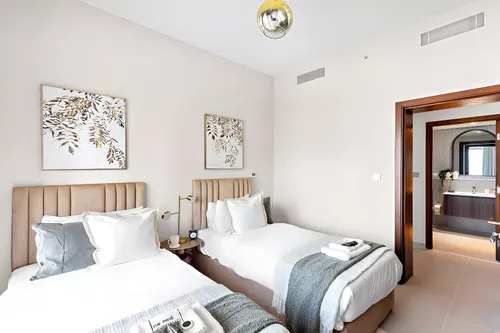 2 Bedrooms Apartment in Vida Residences Creek Beach