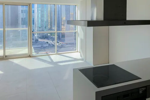  Apartment in West Avenue Tower
