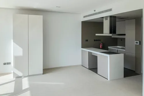  Apartment in West Avenue Tower