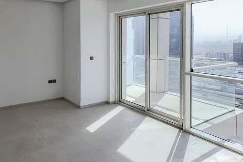  Apartment in West Avenue Tower