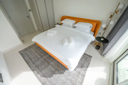 2 Bedrooms Apartment in Sunrise Bay
