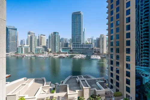2 Bedrooms Apartment in Shemara Tower