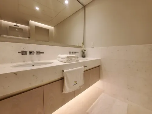 Apartment in The Palm Tower