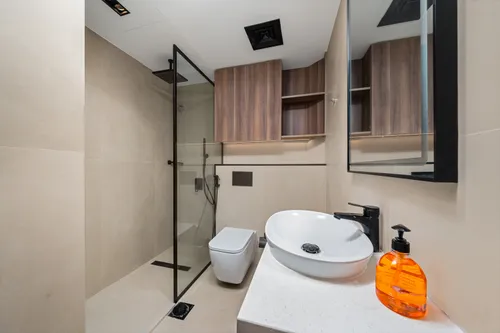 Apartment in Lake Shore Tower