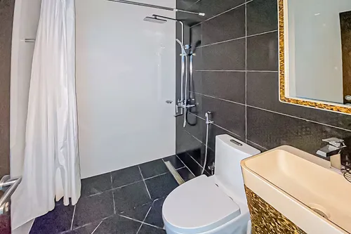 Apartment in Miraclz Tower by Danube