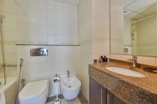 1 Bedroom Apartment in Bay Central West