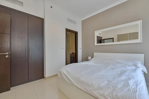 1 Bedroom Apartment in Bay Central West