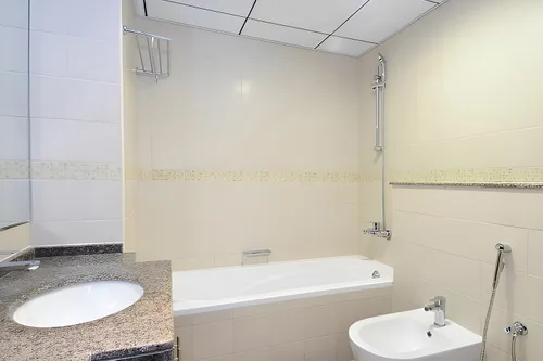 3 Bedrooms Apartment in Bay Central East