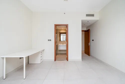 3 Bedrooms Apartment in No.9