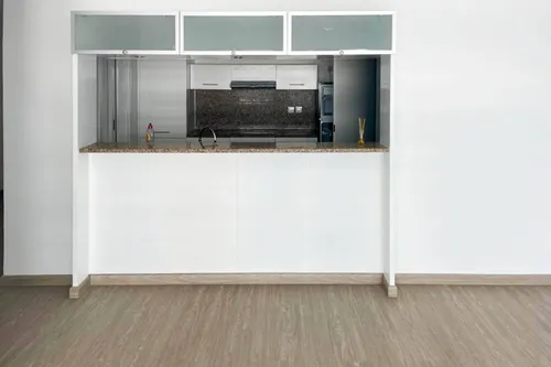 2 Bedrooms Apartment in Marina Quay East