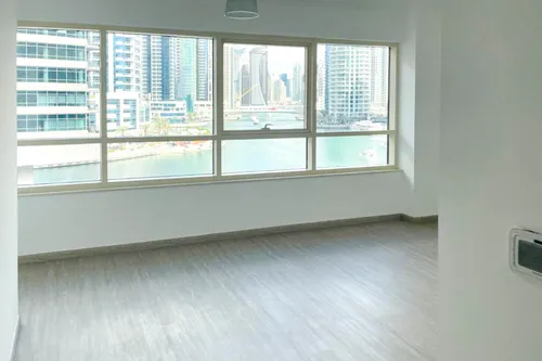 2 Bedrooms Apartment in Marina Quay East
