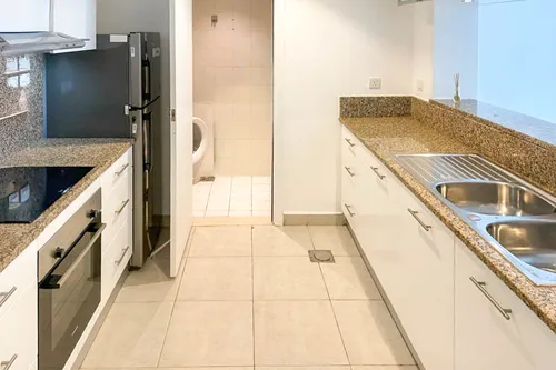2 Bedrooms Apartment in Marina Quay East