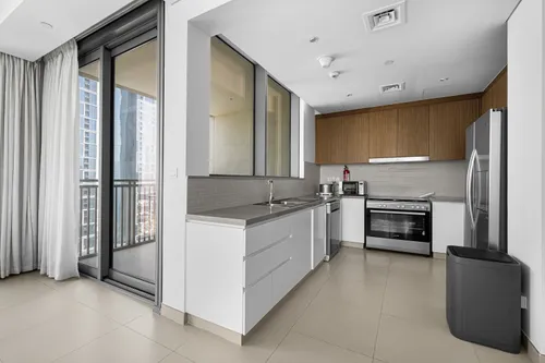3 Bedrooms Apartment in 5242 Tower 2