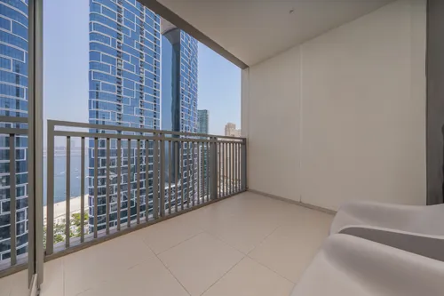 3 Bedrooms Apartment in 5242 Tower 2