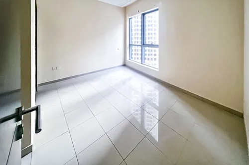 1 Bedroom Apartment in Bay Central West