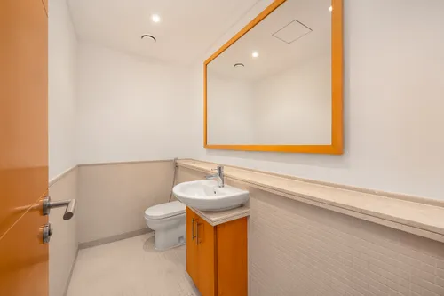 2 Bedrooms Apartment in Aurora Tower